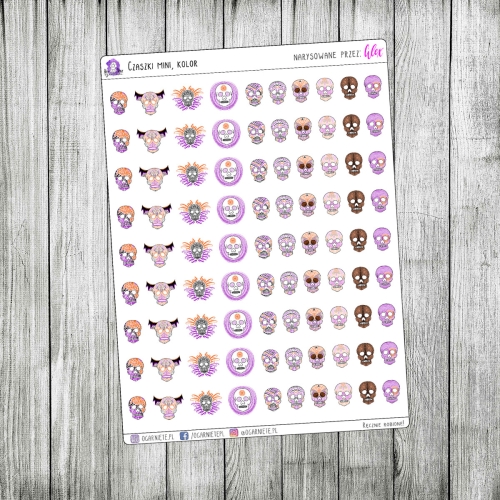 czaszki na halloween